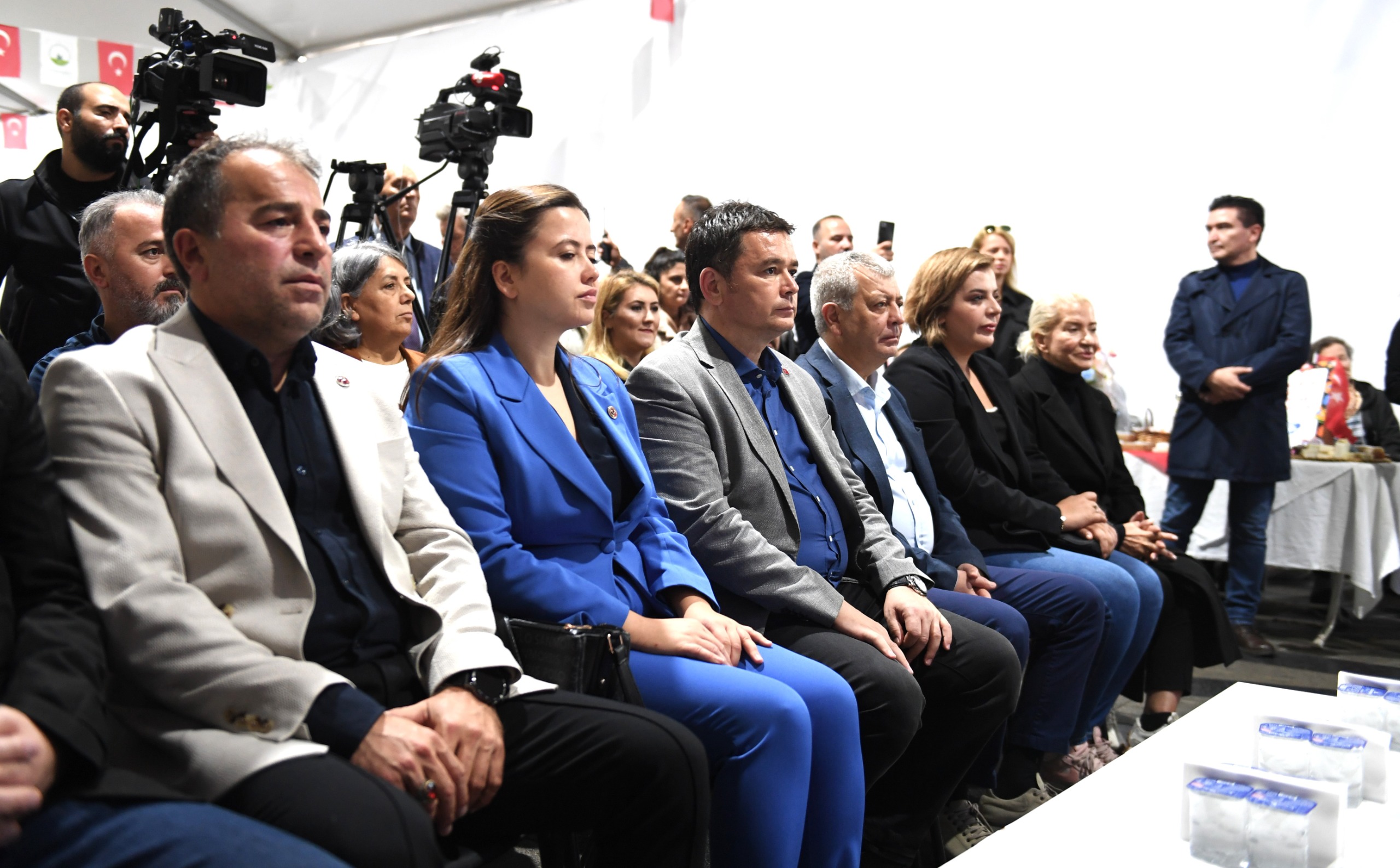 Üreten kadınlar Cumhuriyet İçin Bir Araya Geldi