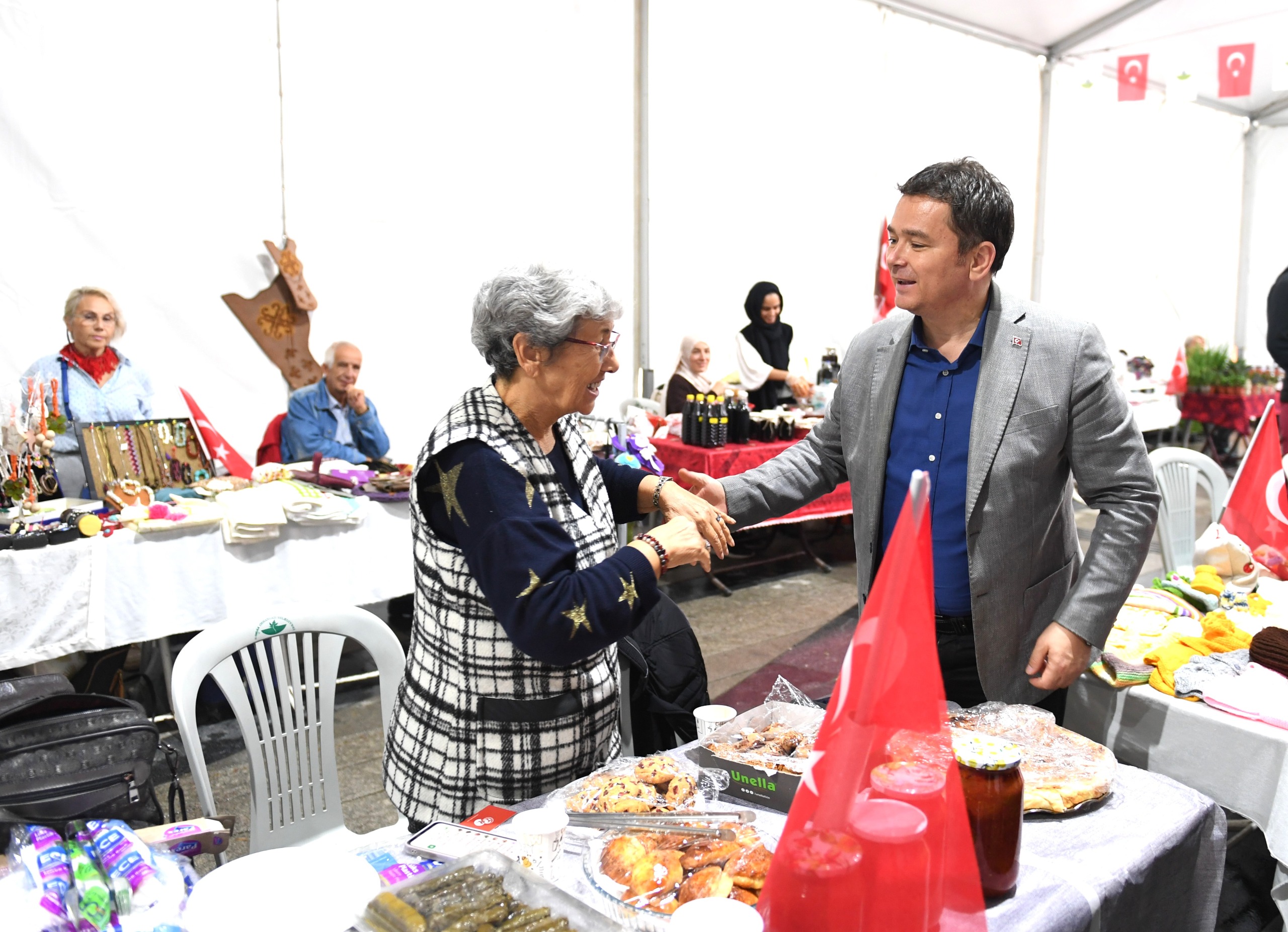 Üreten kadınlar Cumhuriyet İçin Bir Araya Geldi
