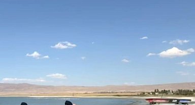 Van'da jandarma flamingo nöbetinde