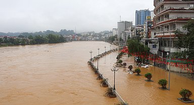 Vietnam'da sel: 10 ölü