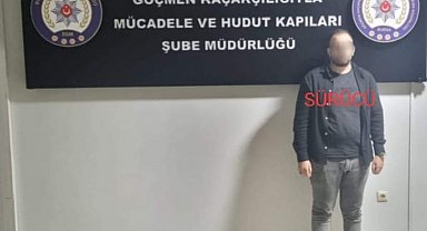 Yabancı uyruklu sürücü, İstanbul'a 2 kaçak göçmen götürürken yakalandı