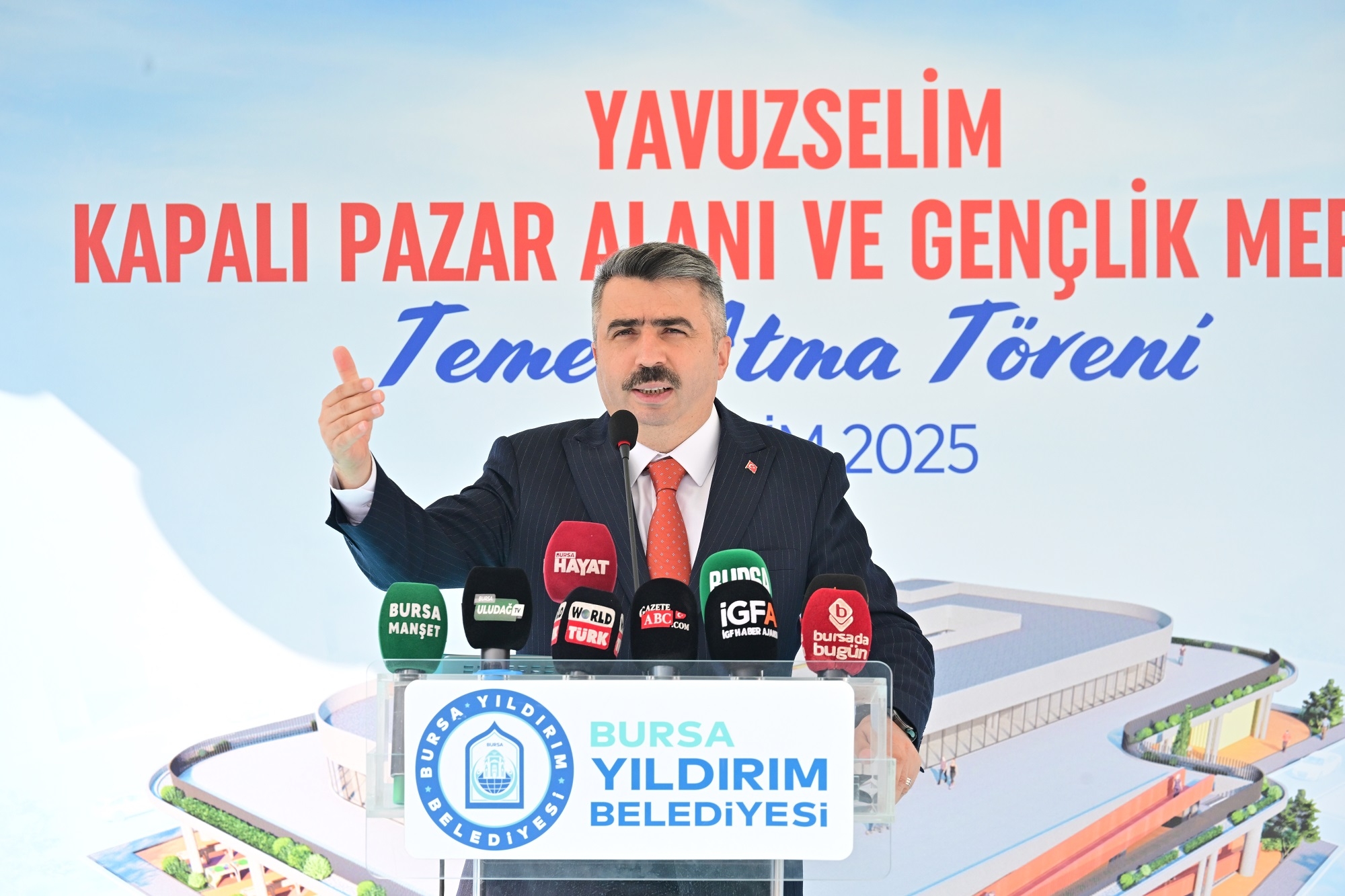 Yavuzseli̇m’e Kapali Pazar Alani Ve Gençli̇k Merkezi̇