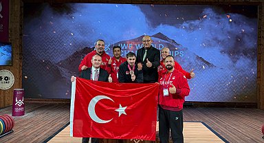 Yusuf Fehmi Genç, Dünya Halter Şampiyonası'nda bronz madalya kazandı