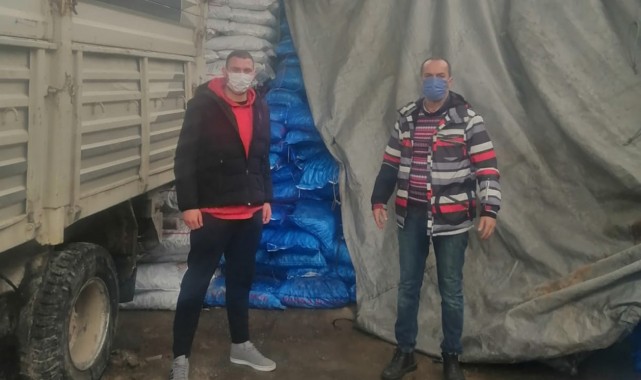Yüzlerce çuval kömür ihtiyaç sahiplerine ulaştı.