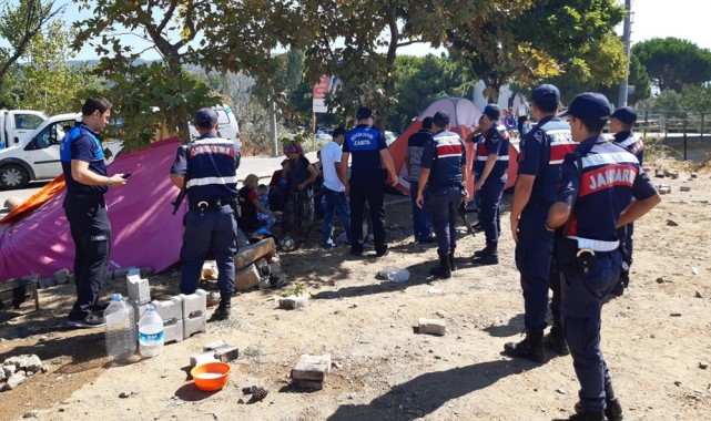 Zabıtadan çadırlara müdahale