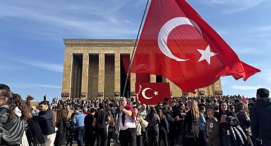 10 Kasım'da Anıtkabir'e ziyaretçi akını