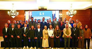 AK Parti Bursa’ya rekor yeni üye katılımı