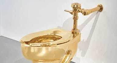 Altın tuvalet 12,1 milyon dolara satıldı