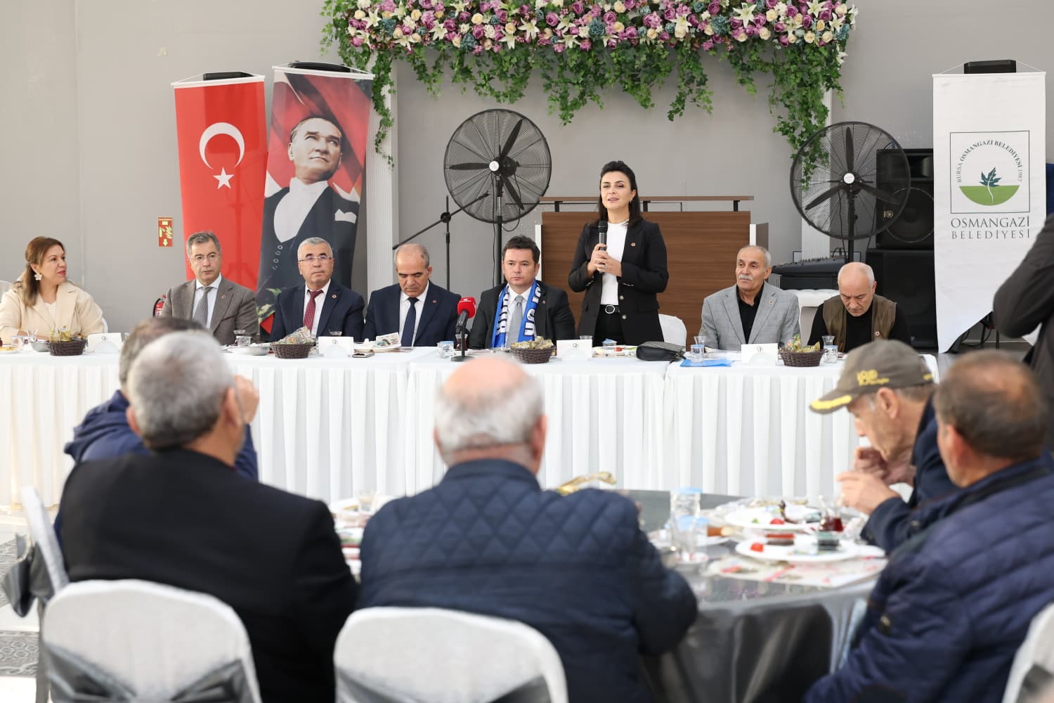 Başkan Aydın’a Ovaakça’da Hizmet Teşekkürü