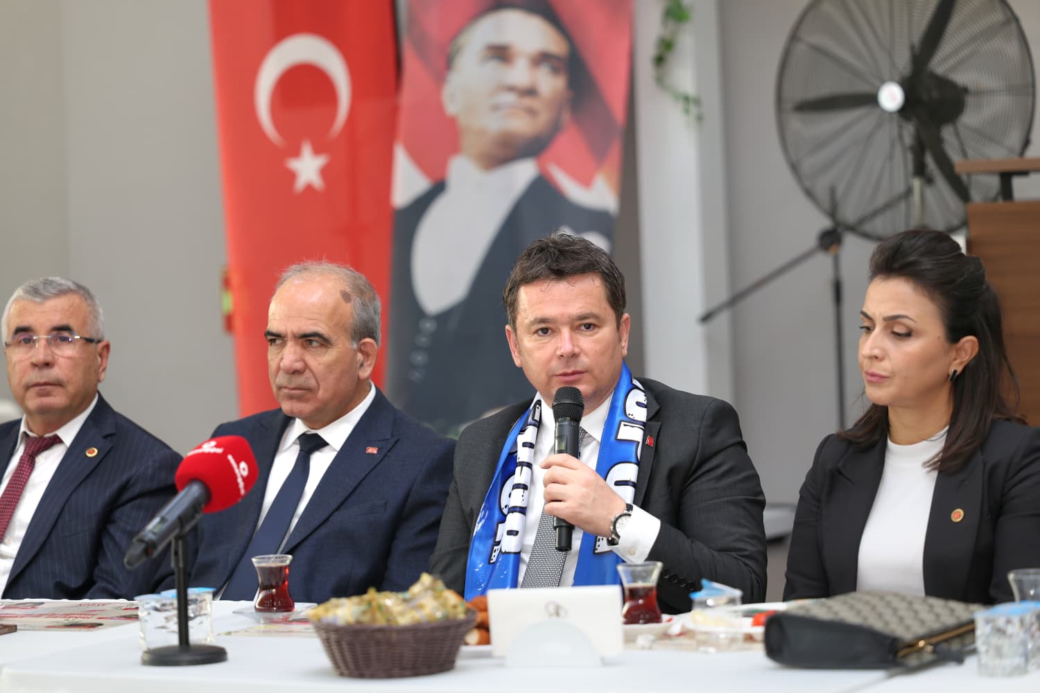 Başkan Aydın’a Ovaakça’da Hizmet Teşekkürü