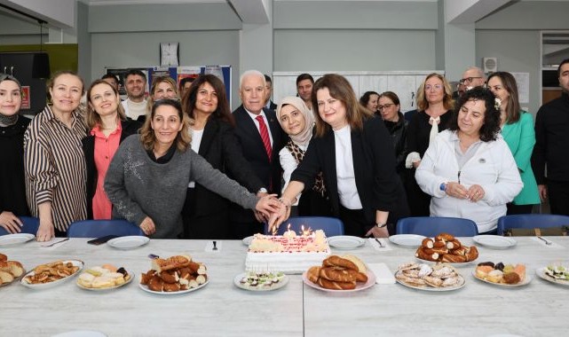 Başkan Bozbey’den öğretmenlere anlamlı ziyaret