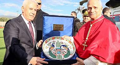 Başkan Bozbey Papa'yla bir arada