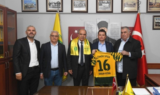 Başkan Erkan Aydın İstiklal Mahallesi’nde Vatandaşlarla Buluştu