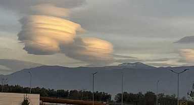 Bursa’da görenler hemen telefona sarıldı! Uludağ’ın üzerinde…
