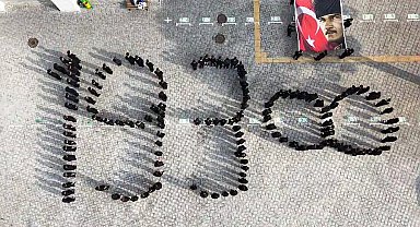 Bursa'da öğrenciler, Atatürk'ü koreografilerle andı