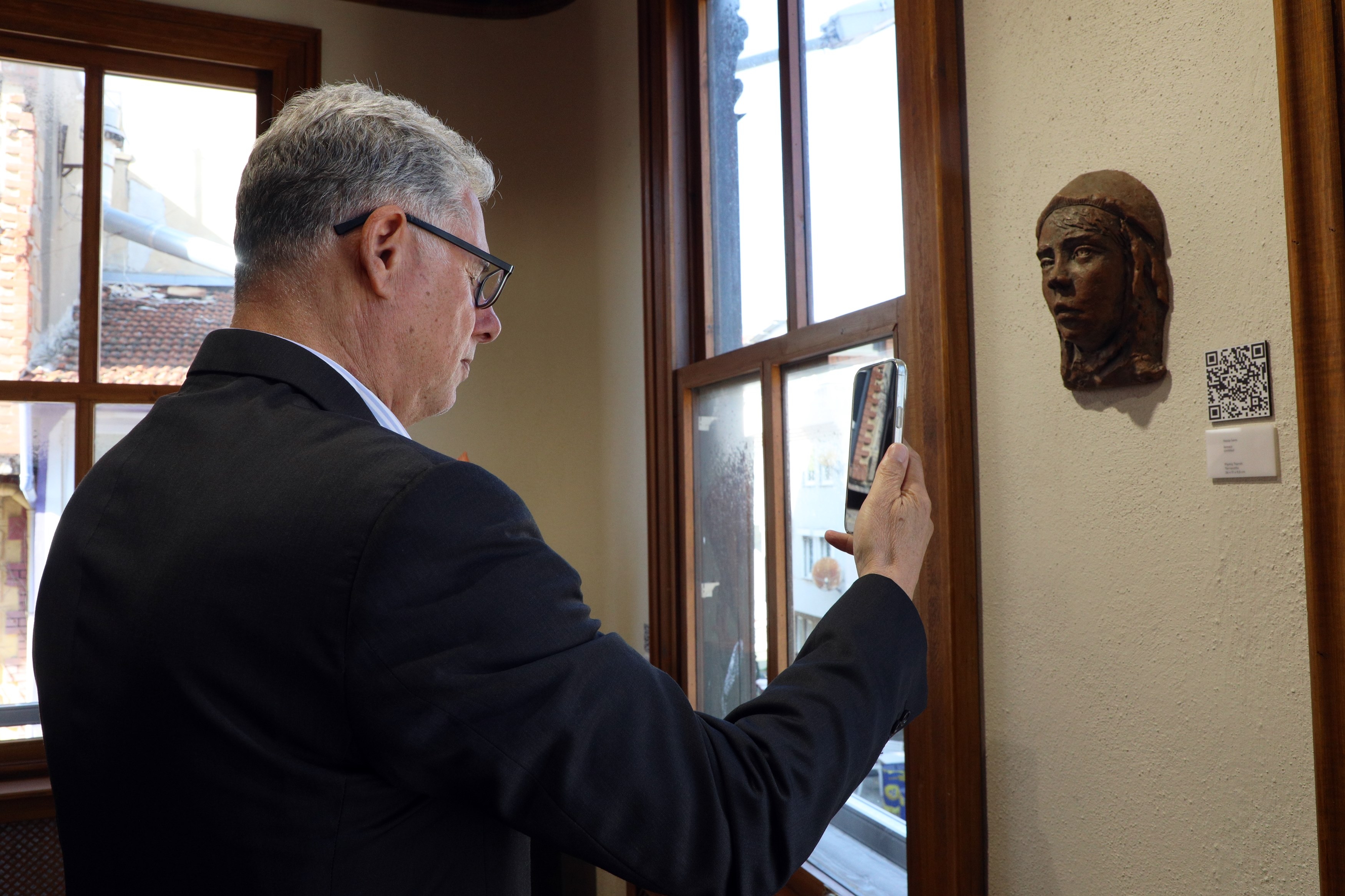 Cumhuriyet Galerisi’nde Sanat Engel Tanımıyor