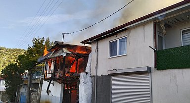 Evli çift, evdeki yangında öldü