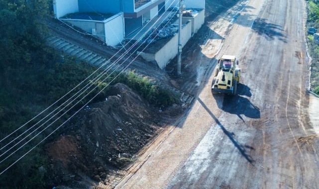 Gemlik Belediyesi'nden Kurşunlu'da Yol Çalışması