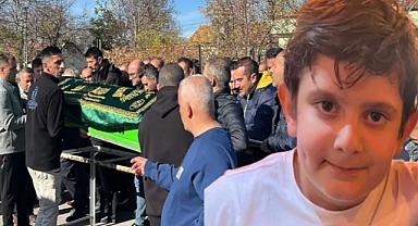 Jelibon boğazına kaçtı boğularak öldü