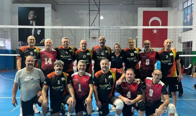 Osmangazi’nin Veteran Voleybolcuları Zirveye Çıktı