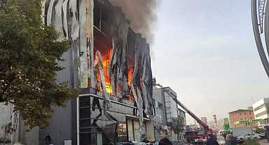 Parfüm deposunda yangın: 6 kişi hayatını kaybetti