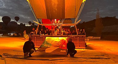 Sıcak hava balonları, Atatürk posterleri ile havalandı