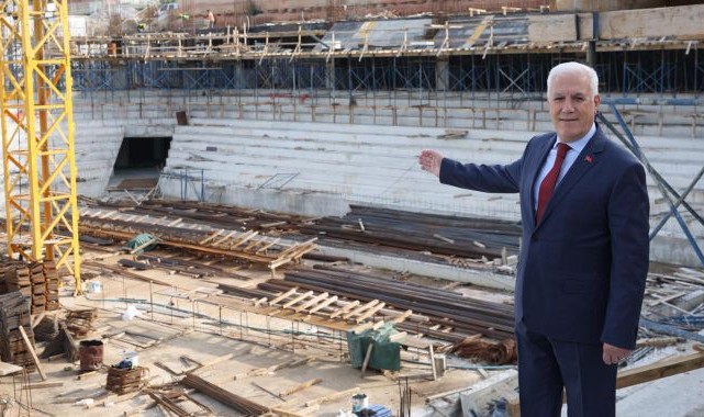 Atatürk Spor Salonu hızla yükseliyor