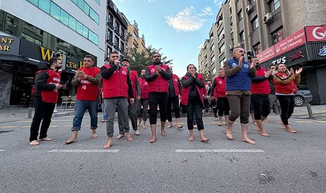 Belediye işçilerinden çıplak ayaklı eylem