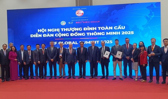 Bursa, akıllı şehir yolculuğunu dünyaya tanıttı