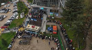 Bursa’da metrelerce teleferik kuyruğu