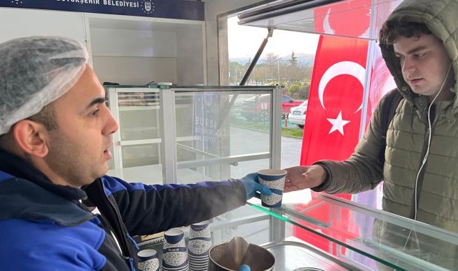 Büyükşehirden öğrencilere sıcak çorba