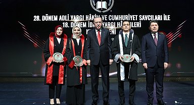 Cumhurbaşkanı Erdoğan: Yargıyı tehdidin nedeni iddiaların vahameti ve ciddiyetidir