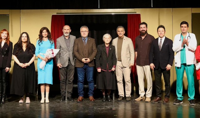 Gemlik’in Gelenekselleşen Tiyatro Festivali Başladı