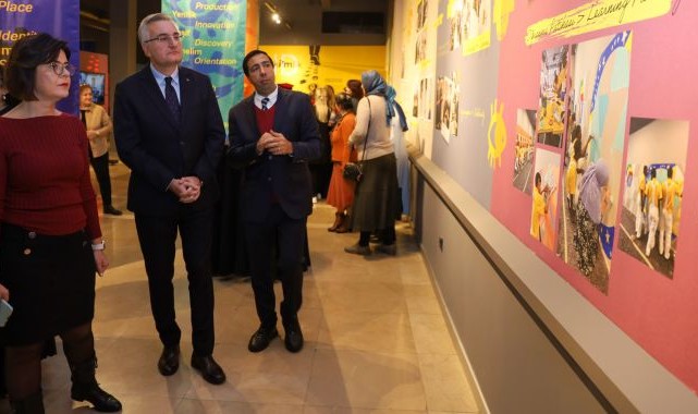 Göçmenlerin yolculuğu ‘Kimlik’le sergilendi