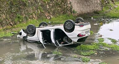 Yer Bursa; Otomobil dereye uçtu: 3 yaralı