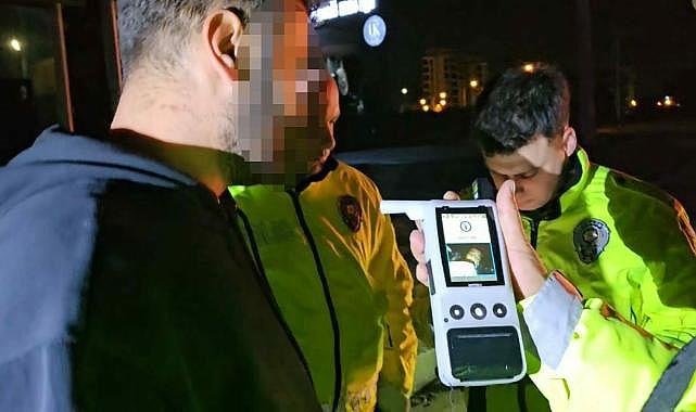 Alkollü sürücü kaza yaptı, faturayı eşine kesti