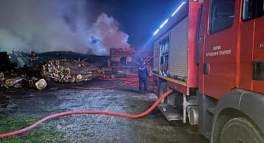 Bursa’da palet fabrikasında yangın