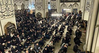Bursalılar Ulucami’ye akın etti