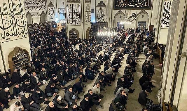 Bursalılar Ulucami’ye akın etti