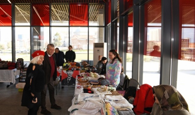 Girişimci Kadınların El Emeği Osmangazi Meydanı’nda Buluştu