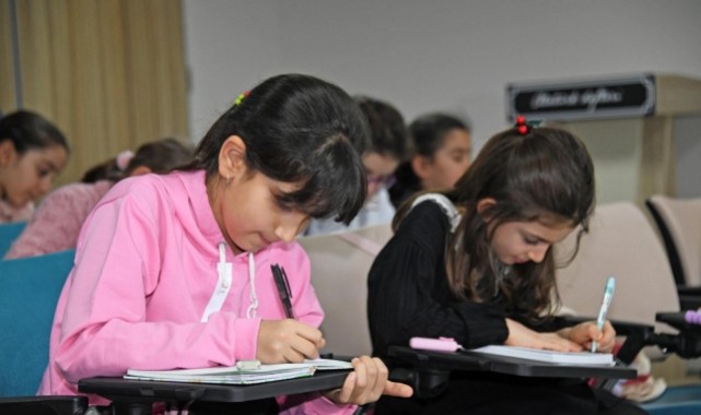 Küçük Yazarlar Kalemlerini Ustalığa Taşıyor