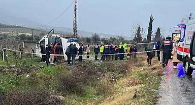 Midibüs devrildi: 1 ölü, 22 yaralı