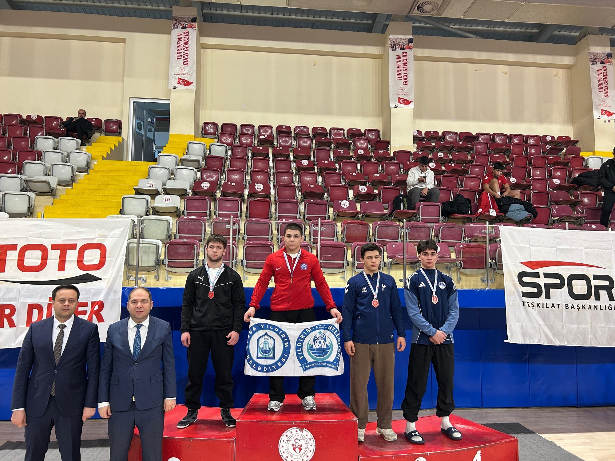 Minderde Yıldırım Rüzgarı