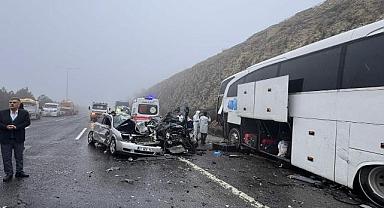 Zincirleme kaza: Ölü ve yaralılar var