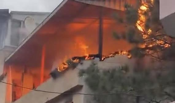 Bursa'da yangında daire alev topuna döndü