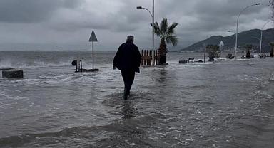 Gemlik'te yollar göle döndü!