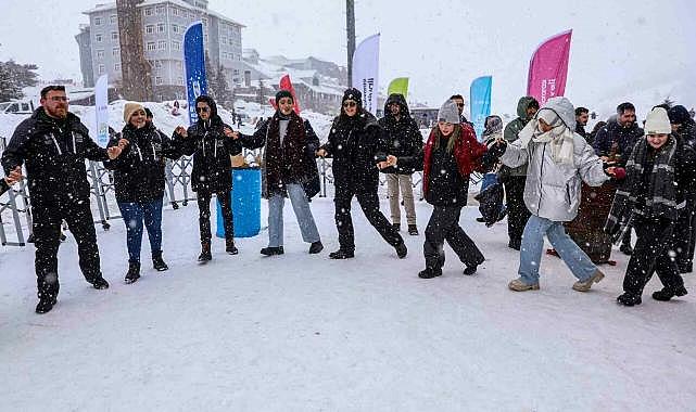 Bursa’nın zirvesinde gençlik buluşması