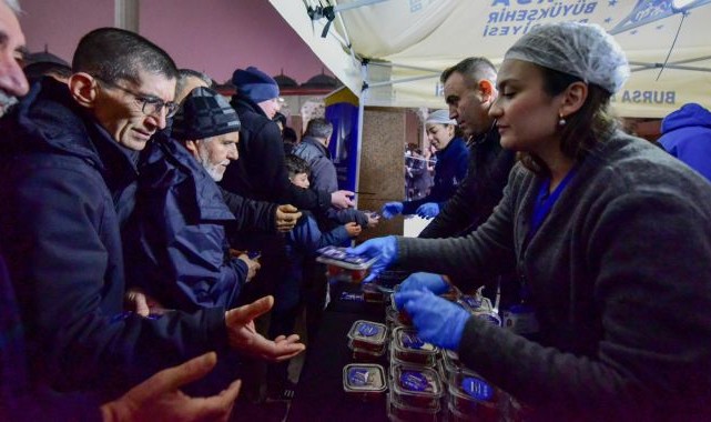 Büyükşehir’den Berat Kandili’nde tatlı ikramı