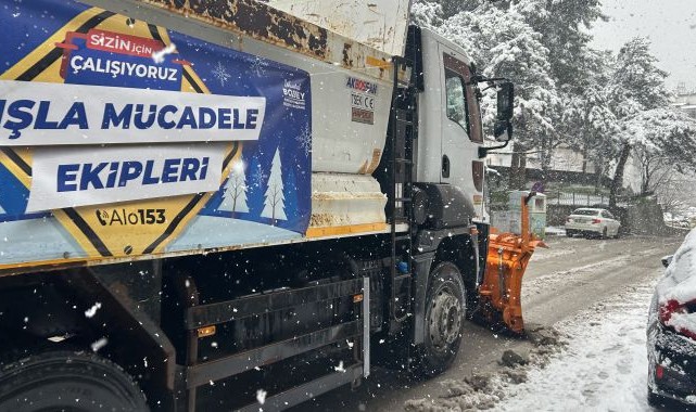Büyükşehir karla mücadelede sahada