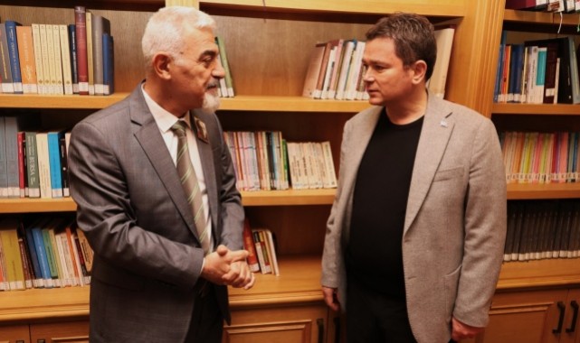 ÇGD Bursa Şubesi Osmangazi’ye Uğur Mumcu Kitaplarını Bağışladı